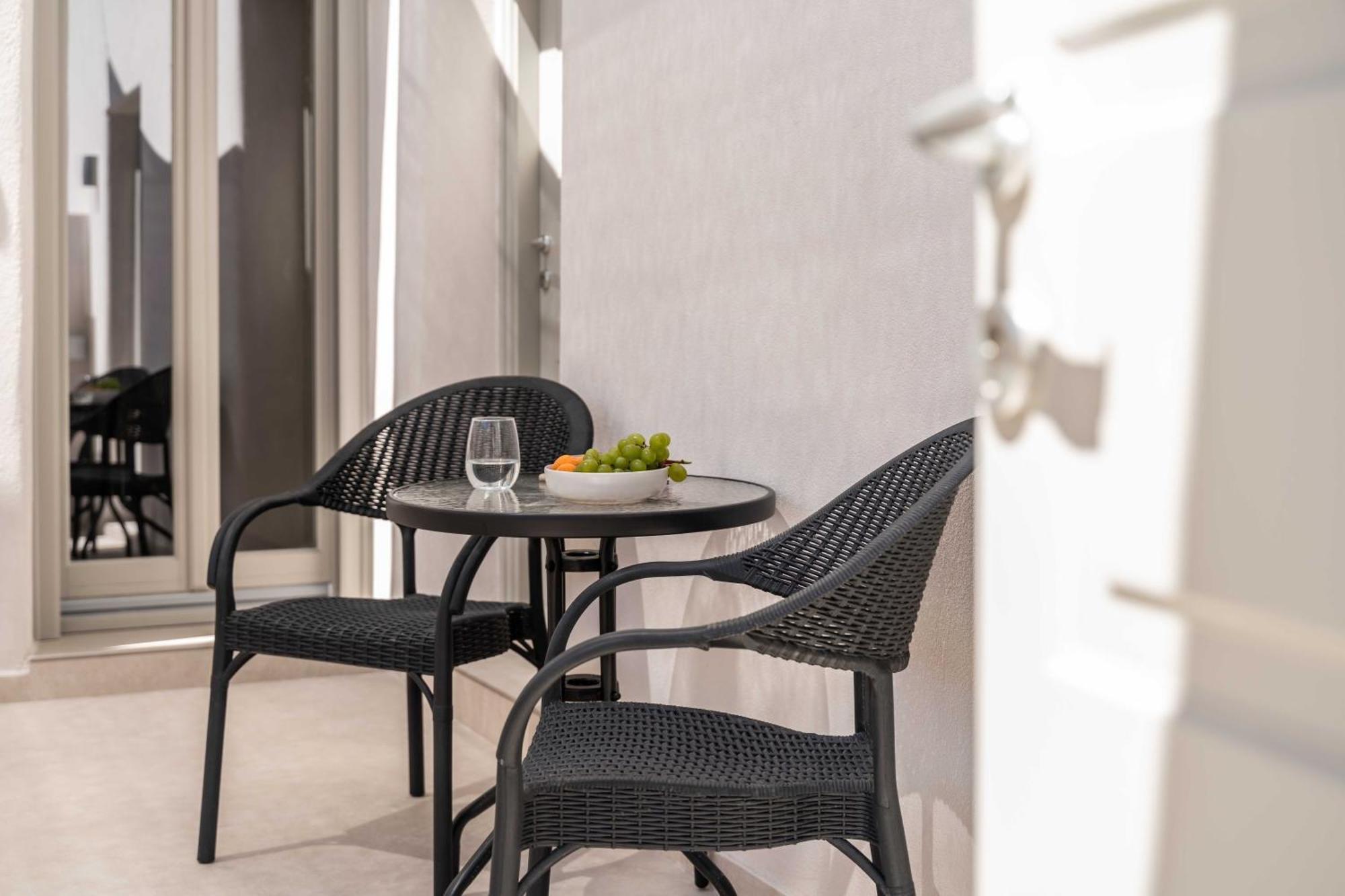 Phos Apartment Ia