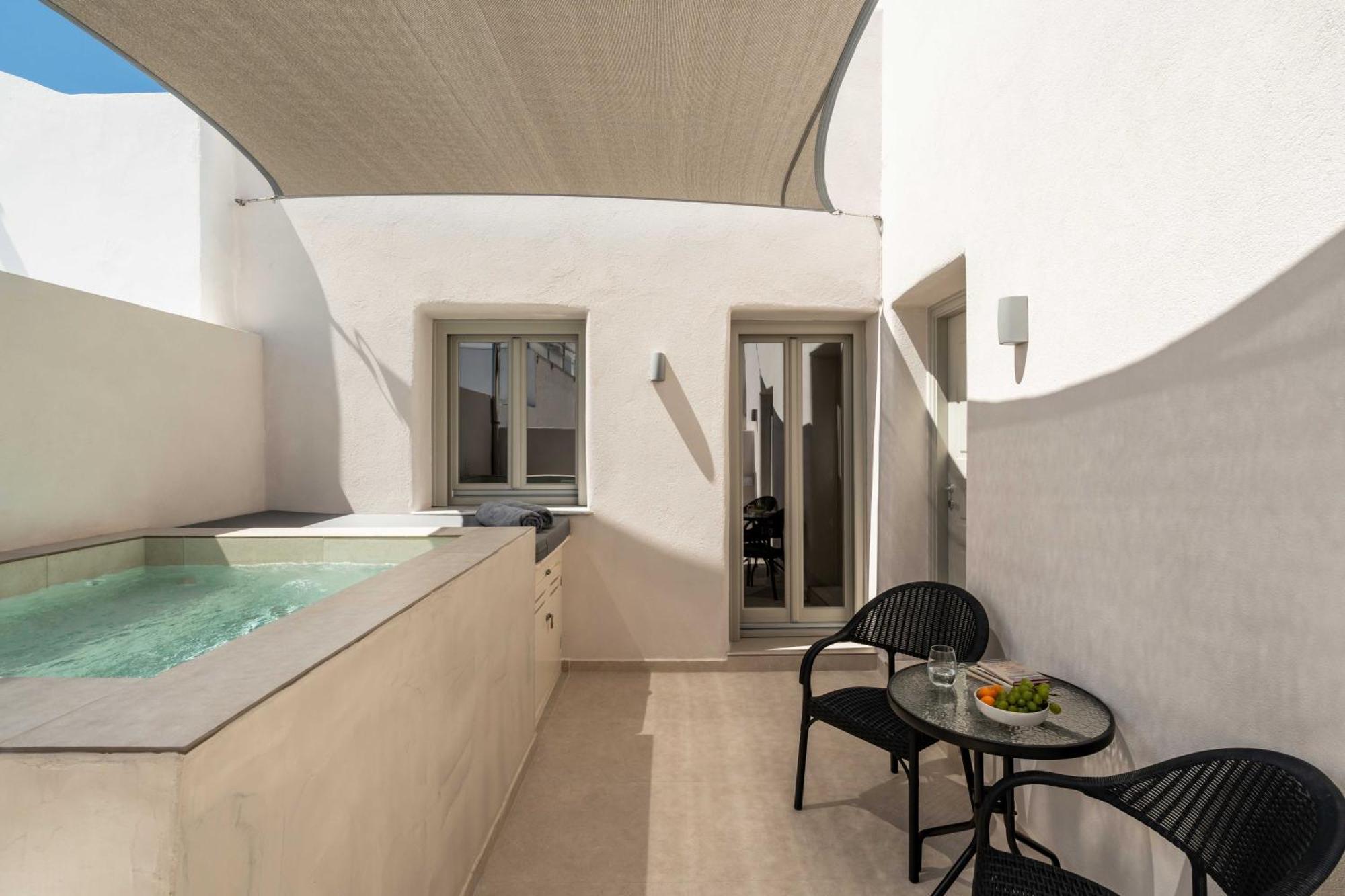 Phos Apartment Ia